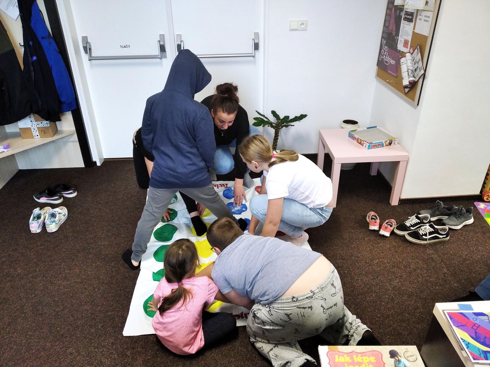 večer plný her foto12